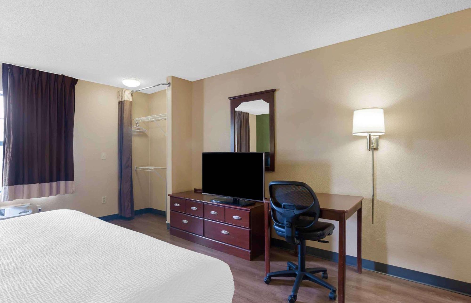 Extended Stay America Suites - Dallas - Las Colinas - Carnaby St Irving Bagian luar foto