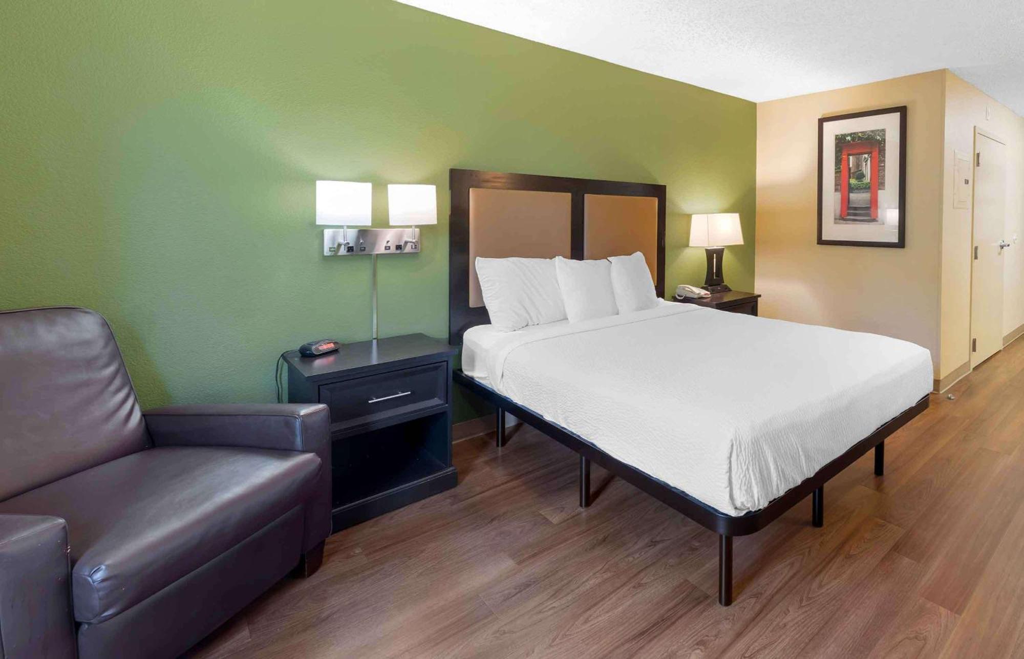 Extended Stay America Suites - Dallas - Las Colinas - Carnaby St Irving Bagian luar foto