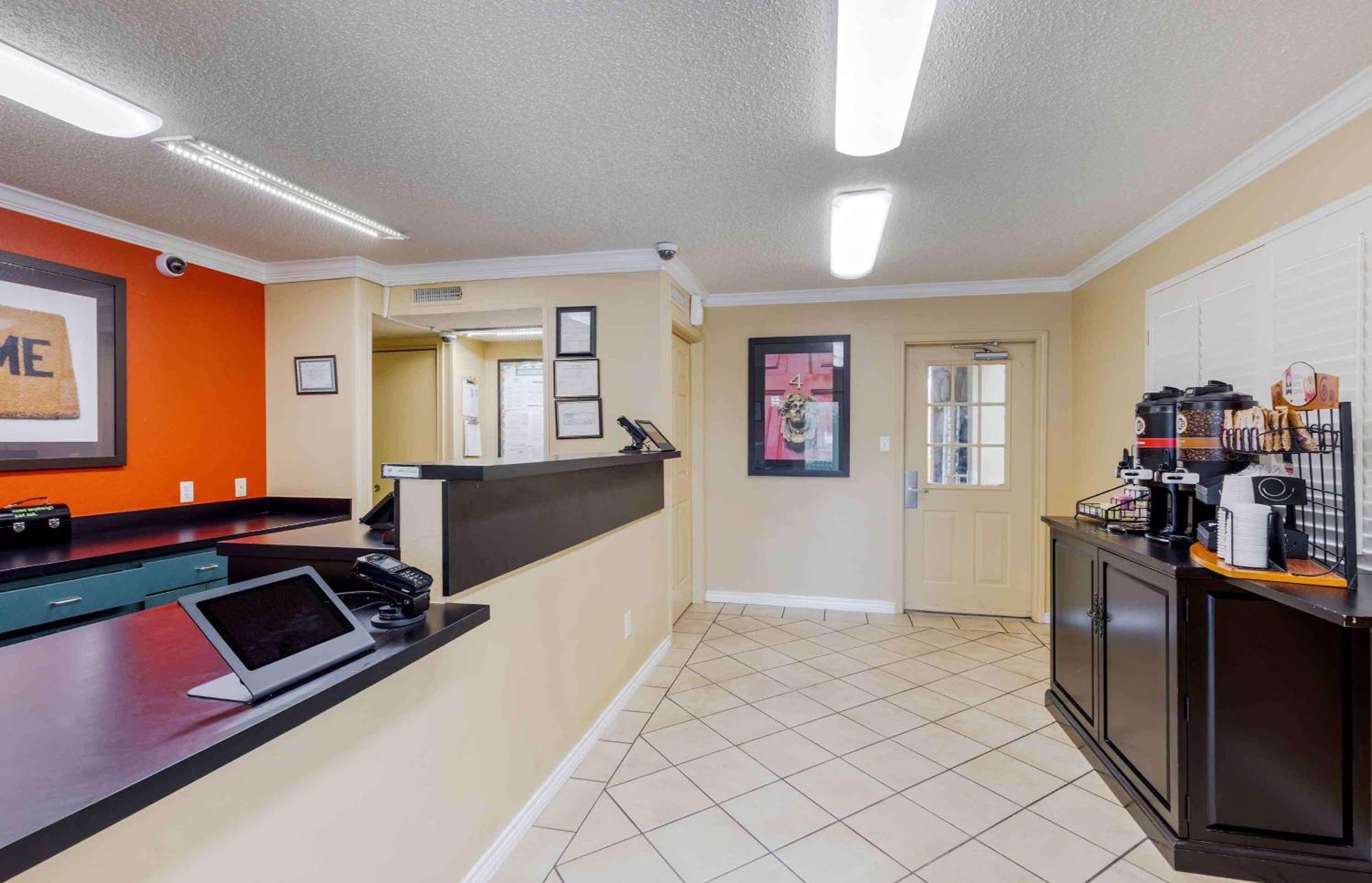 Extended Stay America Suites - Dallas - Las Colinas - Carnaby St Irving Bagian luar foto