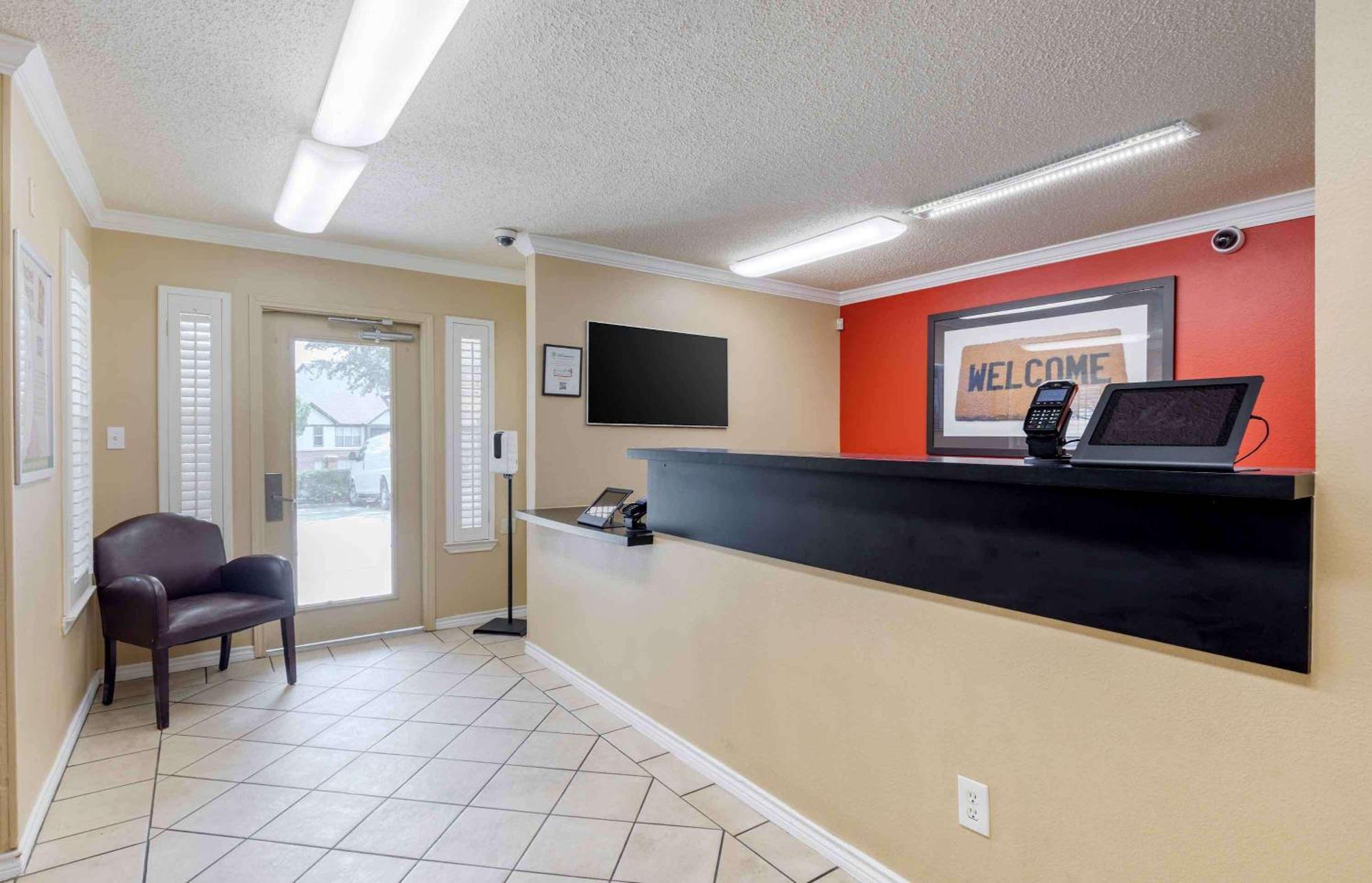 Extended Stay America Suites - Dallas - Las Colinas - Carnaby St Irving Bagian luar foto