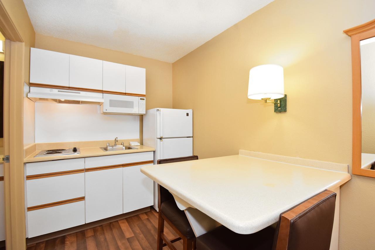 Extended Stay America Suites - Dallas - Las Colinas - Carnaby St Irving Bagian luar foto